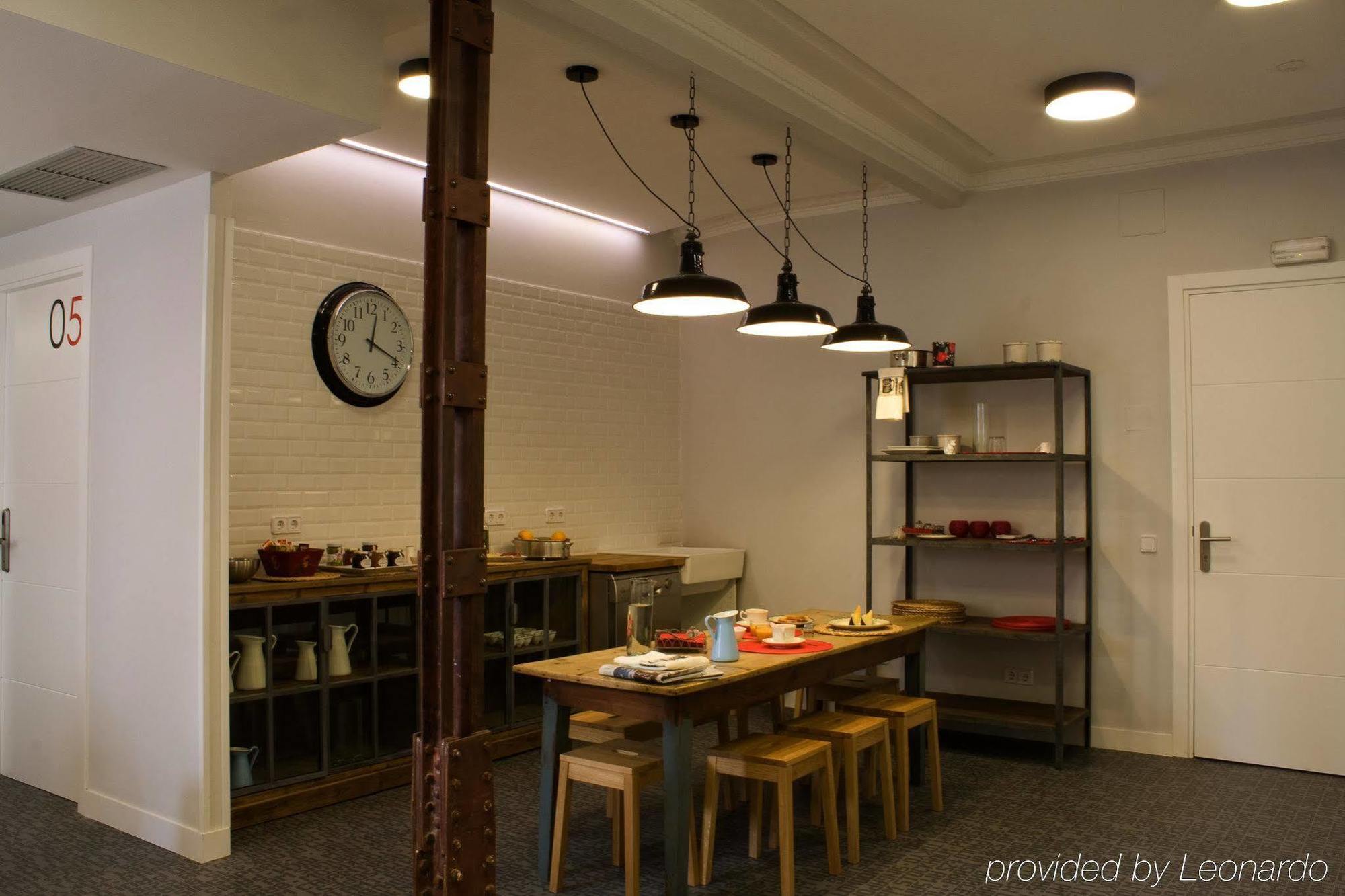 Numa Madrid Script Aparthotel Luaran gambar