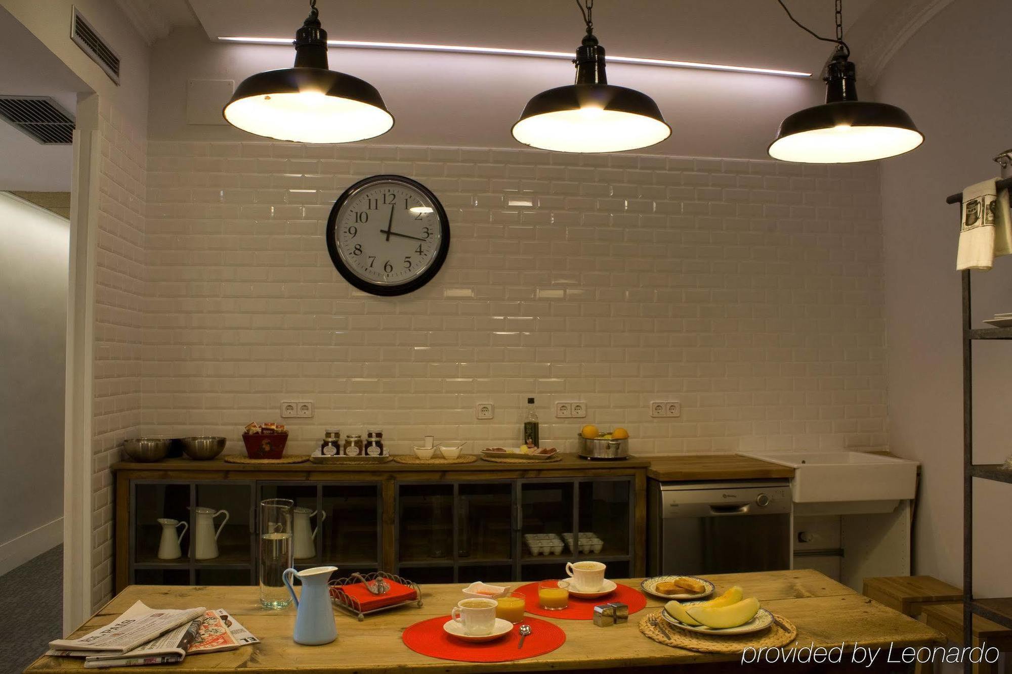 Numa Madrid Script Aparthotel Restoran gambar